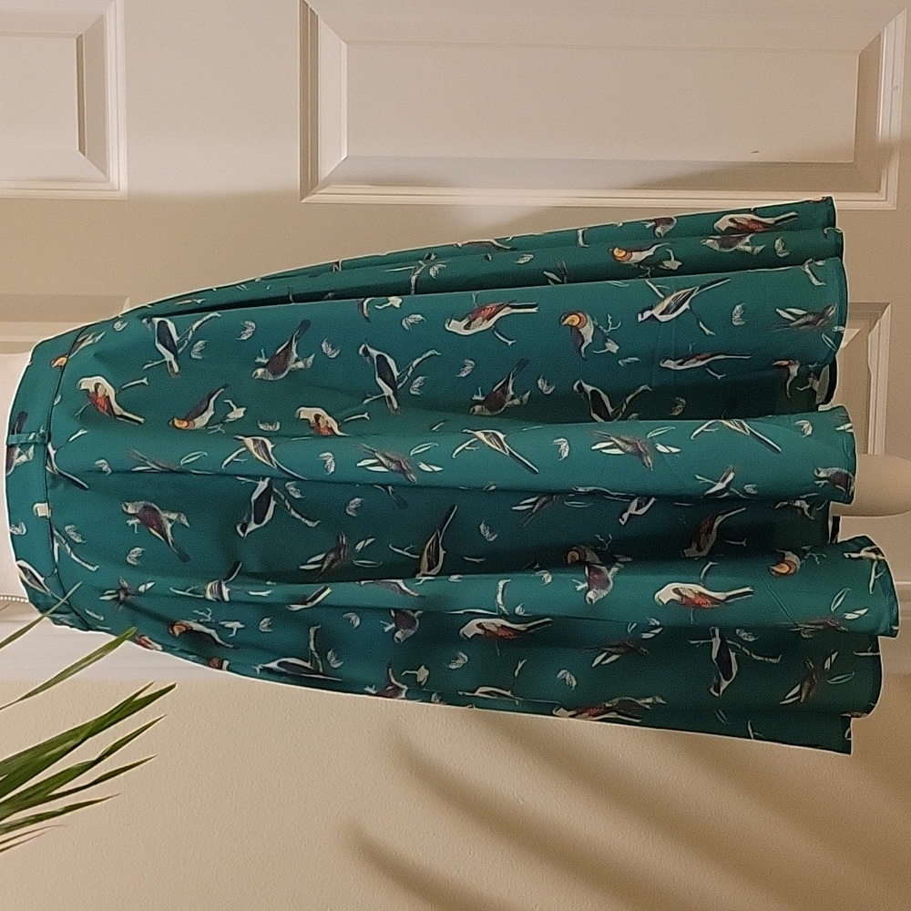 Modcloth green bird print midi skirt. Size Large